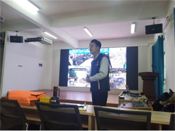 山東深藍纏繞包裝機廠家組織消防安全培訓