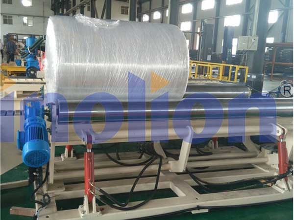 W1600F圓筒徑向纏繞包裝機